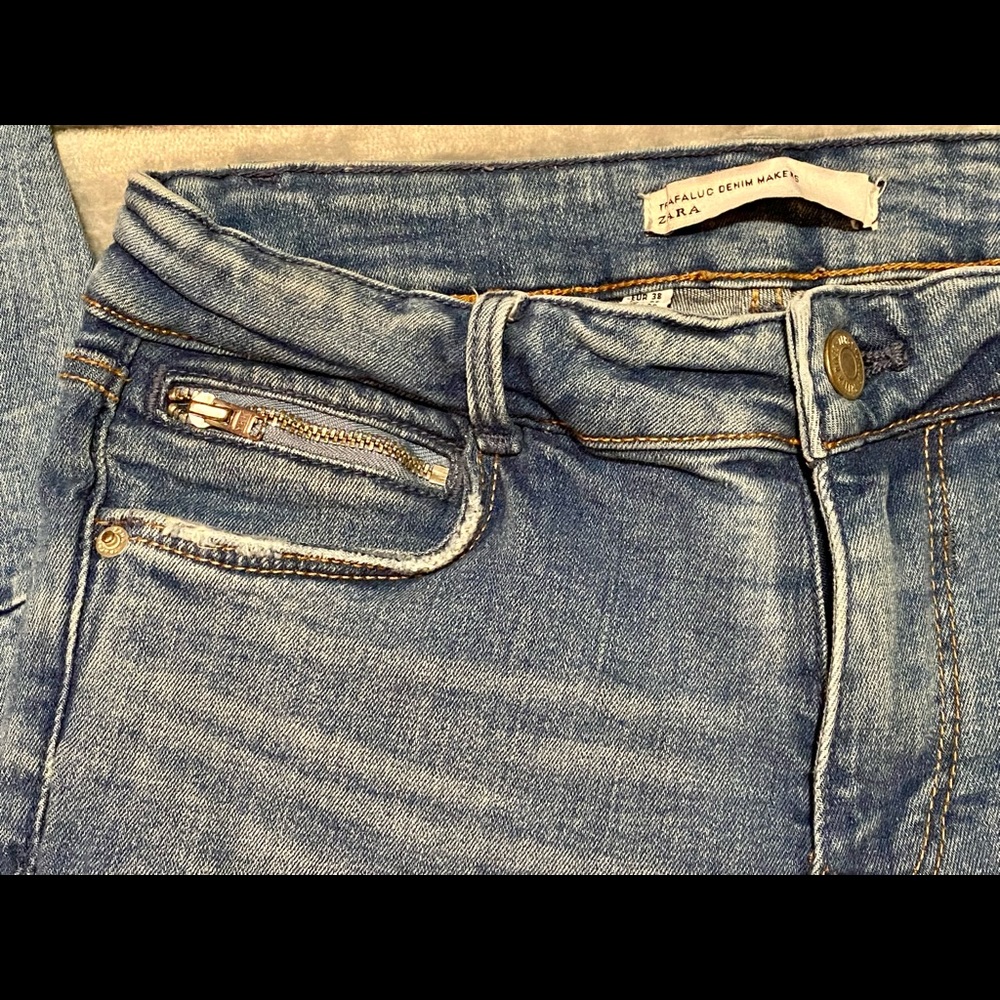 Zara Distressed Cropped Jeans - Picture 8 of 9